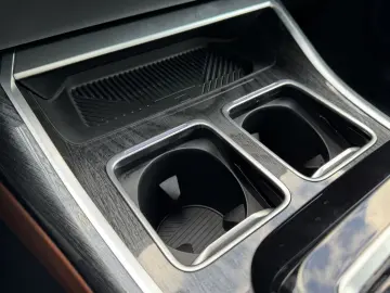 BMW M760e xDrive Autm.Tür PANO-SKY B&W PA-Pro 2 99%