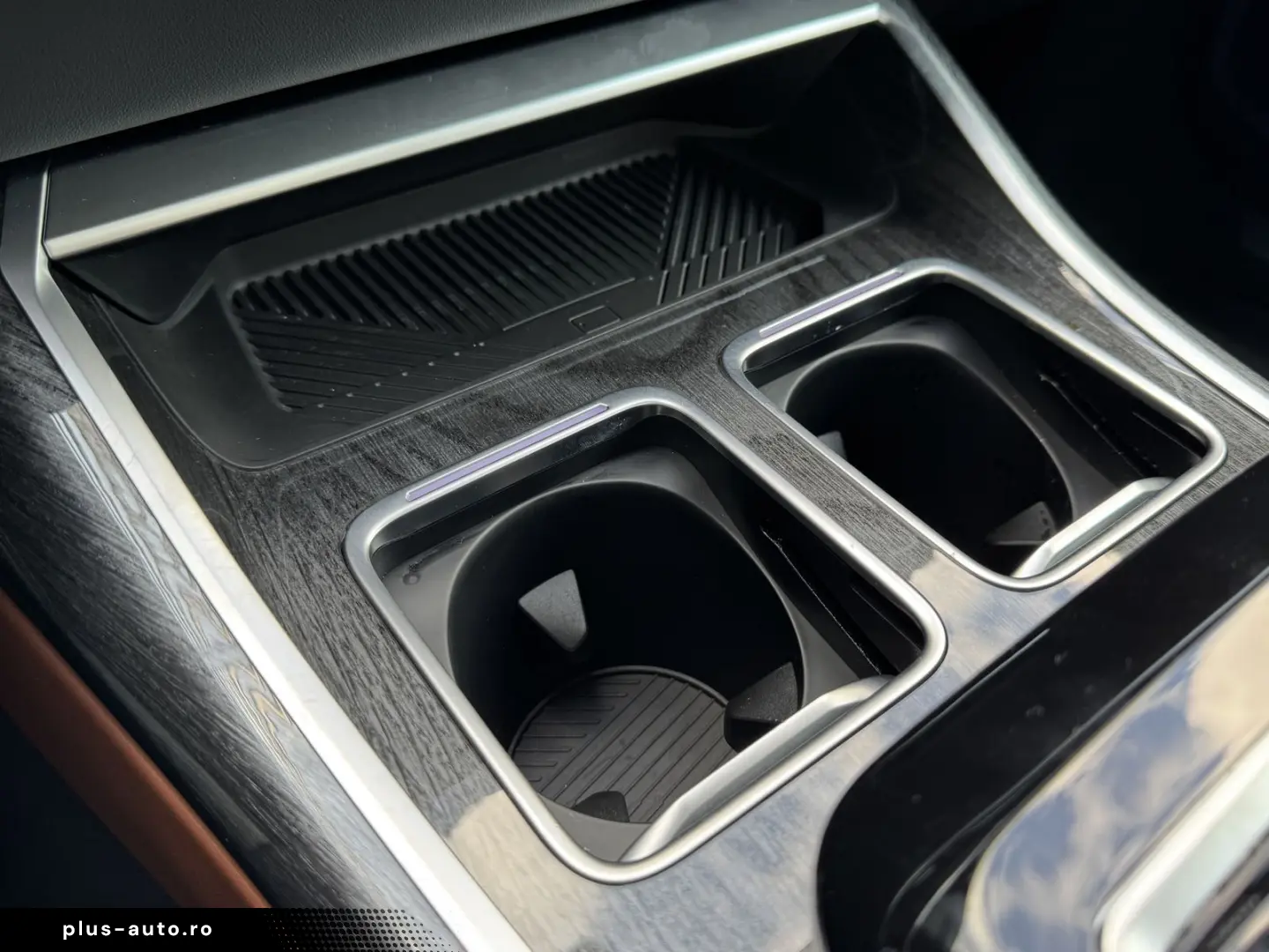 BMW M760e xDrive Autm.Tür PANO-SKY B&W PA-Pro 2 99%