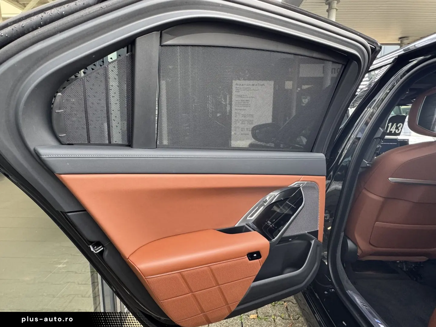 BMW M760e xDrive Autm.Tür PANO-SKY B&W PA-Pro 2 99%