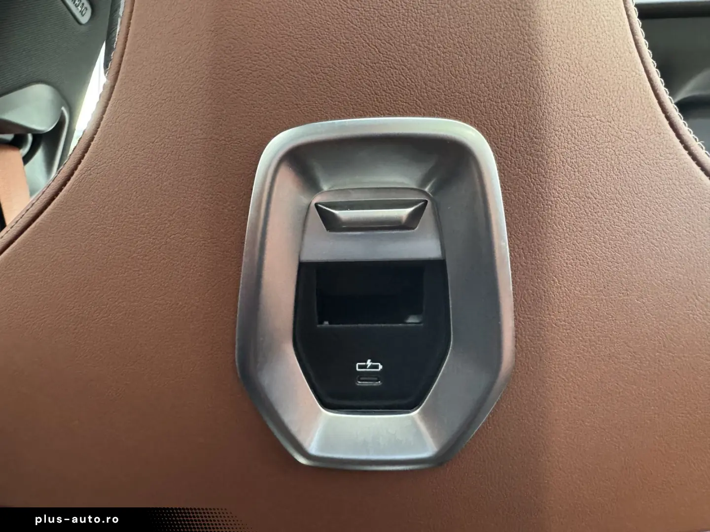 BMW M760e xDrive Autm.Tür PANO-SKY B&W PA-Pro 2 99%