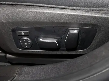 BMW 330i Limousine M Sportpaket HK HiFi DAB LED GSD