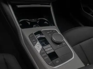 BMW 318i LED DAB PDC Cockpit  DigitalDisp