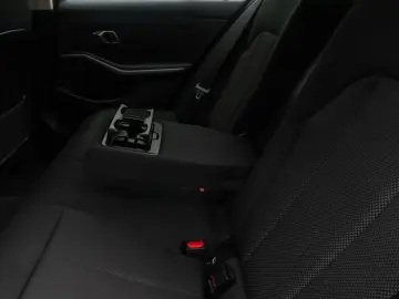 BMW 318i LED DAB PDC Cockpit  DigitalDisp
