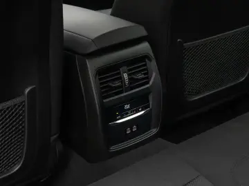 BMW 318i LED DAB PDC Cockpit  DigitalDisp