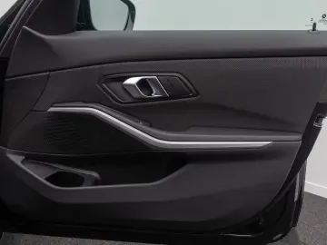 BMW 318i LED DAB PDC Cockpit  DigitalDisp