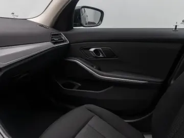 BMW 318i LED DAB PDC Cockpit  DigitalDisp