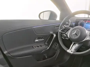MERCEDES-BENZ CLA 180 Progressive Pano KEYLESS MBUX &hellip;