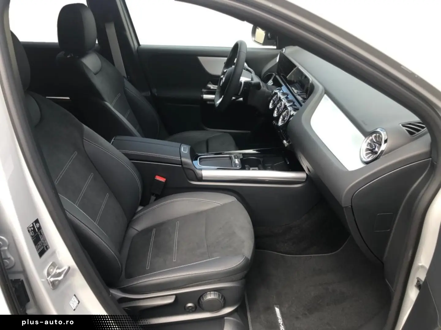 MERCEDES-BENZ GLA 180  MBUX AMG Wide Navi AHK SpurW W-Paket