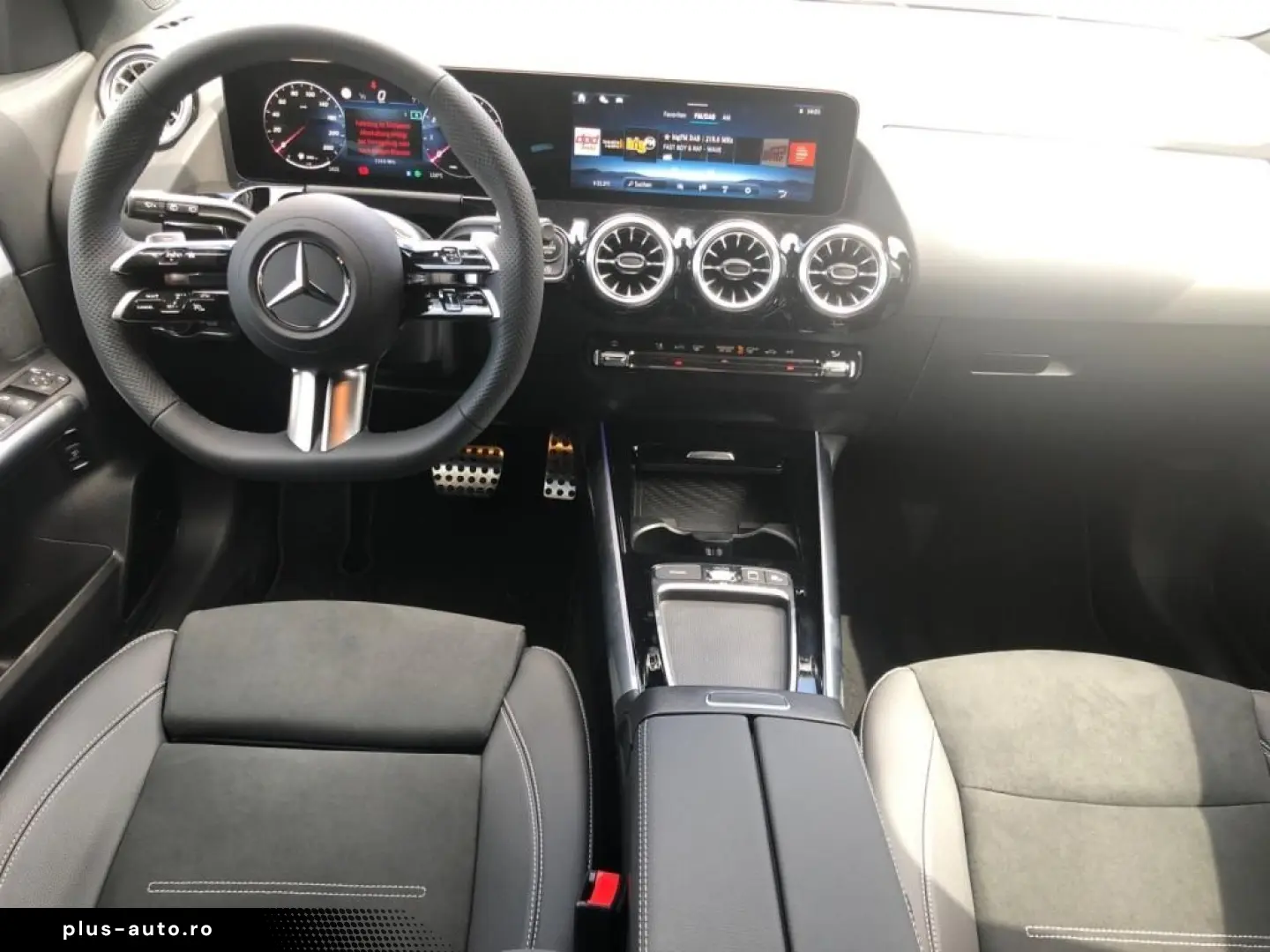 MERCEDES-BENZ GLA 180  MBUX AMG Wide Navi AHK SpurW W-Paket