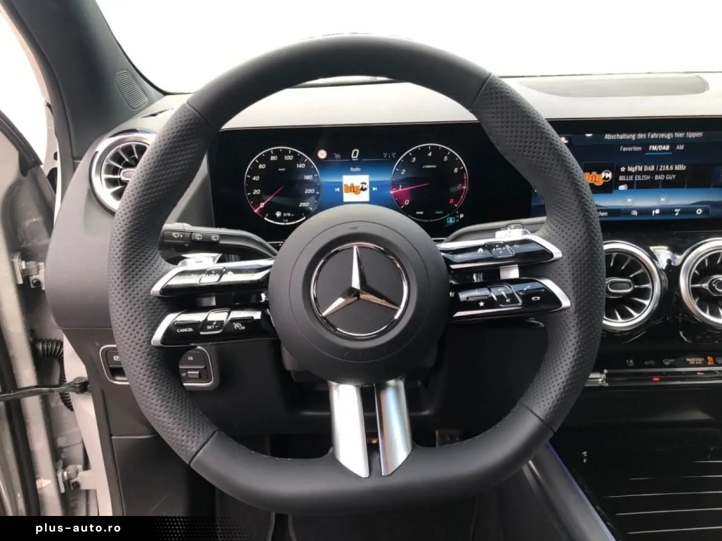 MERCEDES-BENZ GLA 180  MBUX AMG Wide Navi AHK SpurW W-Paket
