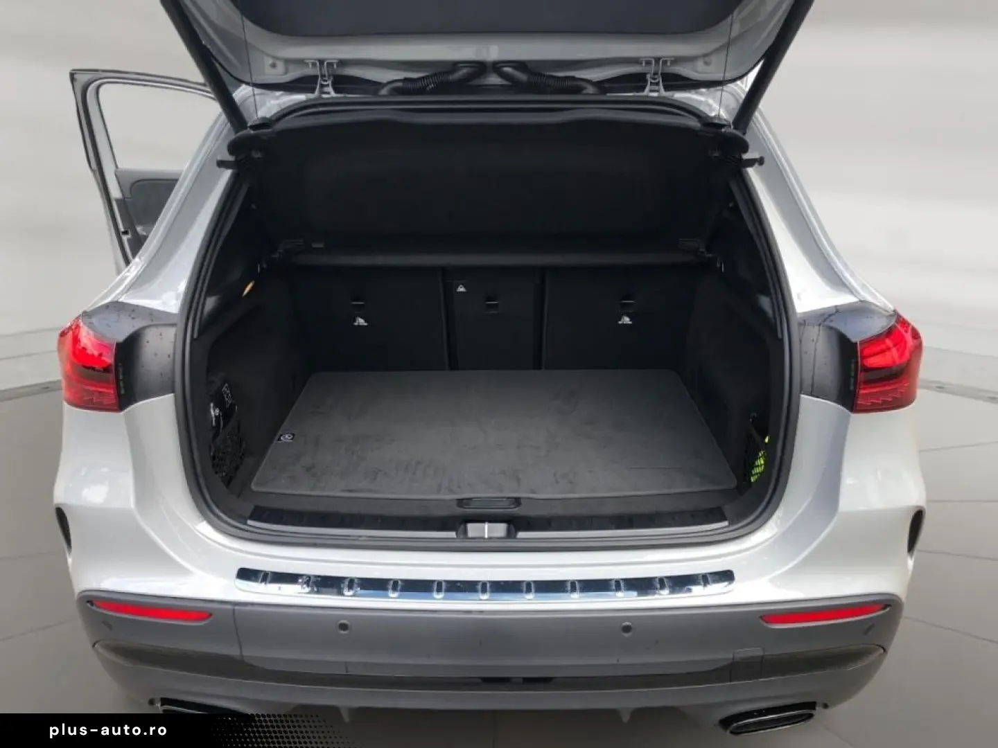 MERCEDES-BENZ GLA 180  MBUX AMG Wide Navi AHK SpurW W-Paket