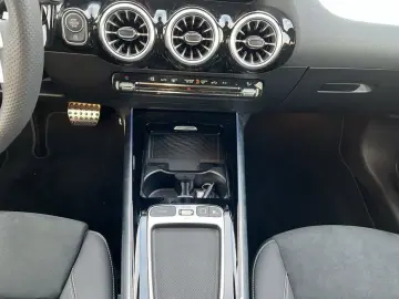 MERCEDES-BENZ GLA 180 d AMG Advanced Plus Special AH&hellip;