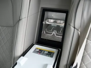 AUDI A8 50TDI Lang Exclusive Night.V B&O 3xTV Pano