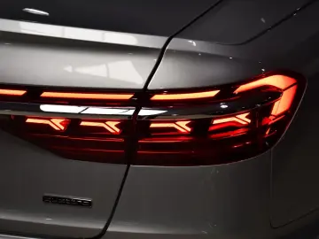 AUDI A8 50TDI Lang Exclusive Night.V B&O 3xTV Pano