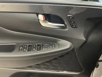 HYUNDAI Santa Fe Prime Plug-In Hybrid 4WD AHK Krell ACC