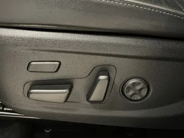 HYUNDAI Santa Fe Prime Plug-In Hybrid 4WD AHK Krell ACC