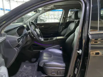 HYUNDAI Santa Fe Prime Hybrid 4WD Pano. HUD Leder LED