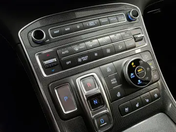 HYUNDAI Santa Fe Prime 4WD Pano Leder HUD 360 Cam LED SH