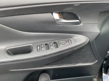 HYUNDAI Santa Fe Plug In Hybrid 4WD 7 Sitze Leder Krell