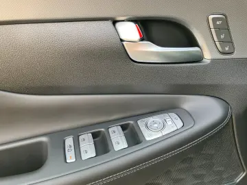 HYUNDAI Santa Fe 1.6 T-GDI Signature PHEV 4WD Krell 360