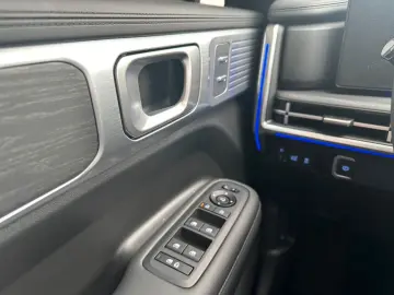 HYUNDAI SANTA FE INTRO HEV 215PS 4WD Navi Nappa Leder!