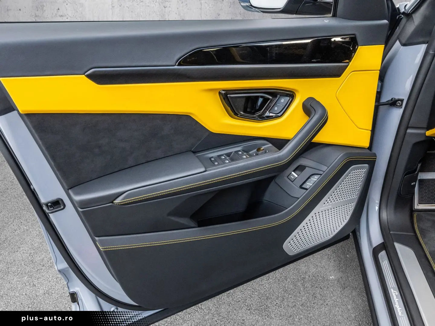 LAMBORGHINI Urus S Grigio Acheso