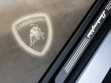 LAMBORGHINI Urus S Grigio Acheso