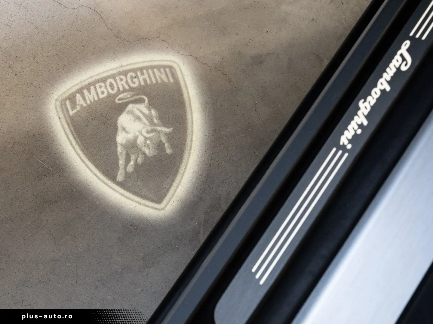 LAMBORGHINI Urus S Grigio Acheso