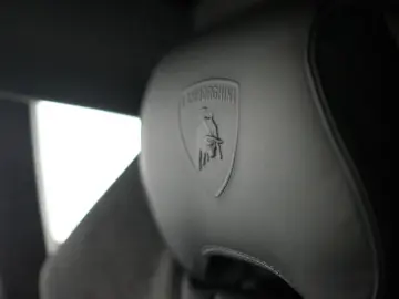 LAMBORGHINI Huracan Tecnica AdPersonam CARBON LIFT SENSONUM