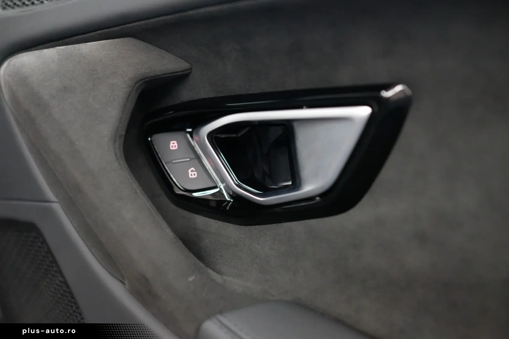 LAMBORGHINI Huracan Tecnica AdPersonam CARBON LIFT SENSONUM