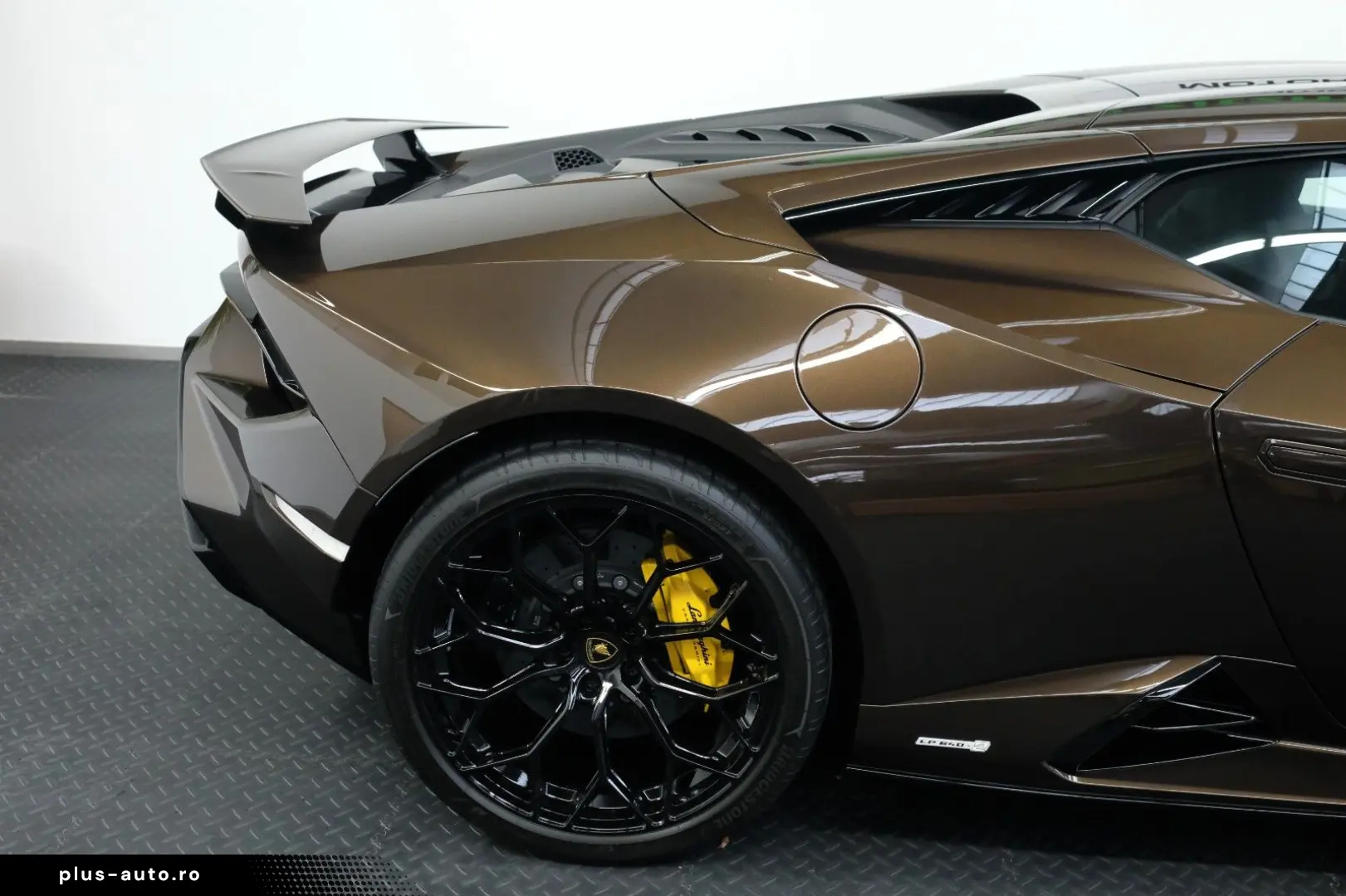 LAMBORGHINI Huracan Tecnica AdPersonam CARBON LIFT SENSONUM