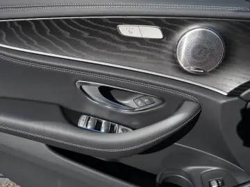 MERCEDES-BENZ E 300 AMG Sport Night Distr HUD LED Avantgarde