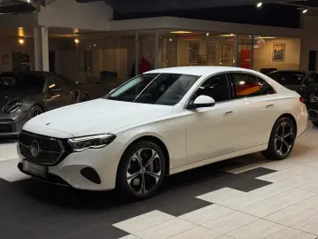 MERCEDES-BENZ E 300 e Avantgarde Advanced Plus Distronic 360
