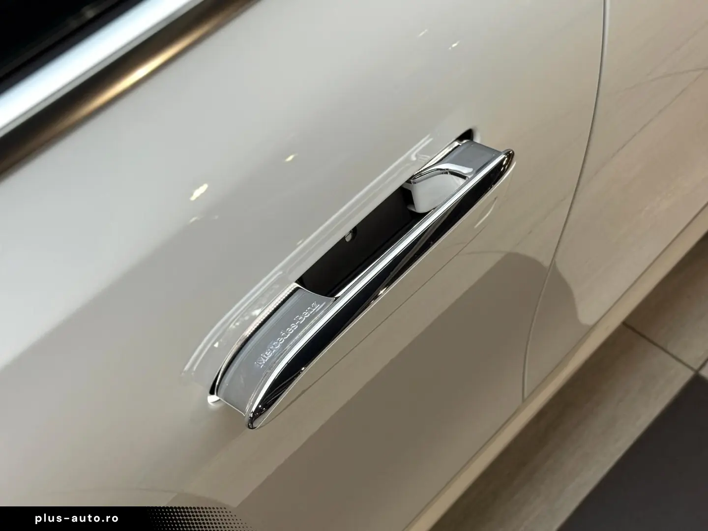 MERCEDES-BENZ E 300 e Avantgarde Advanced Plus Distronic 360