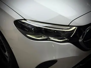 MERCEDES-BENZ E 300 e Avantgarde Advanced Plus Distronic 360