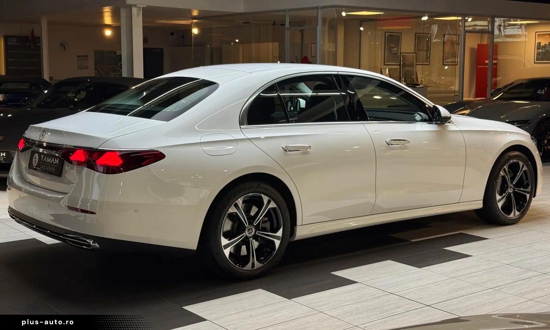 MERCEDES-BENZ E 300 e Avantgarde Advanced Plus Distronic 360