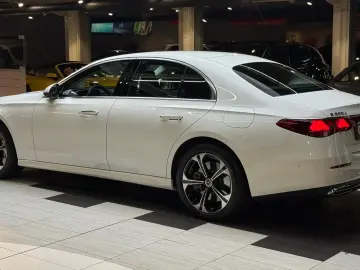 MERCEDES-BENZ E 300 e Avantgarde Advanced Plus Distronic 360