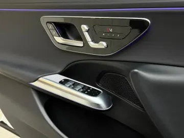 MERCEDES-BENZ E 300 e Avantgarde Advanced Plus Distronic 360