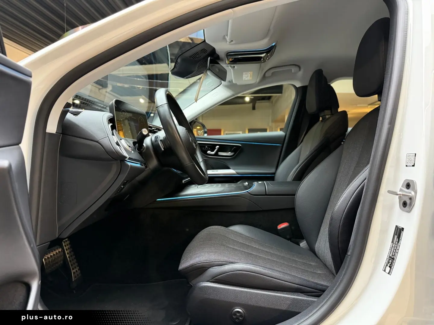 MERCEDES-BENZ E 300 e Avantgarde Advanced Plus Distronic 360