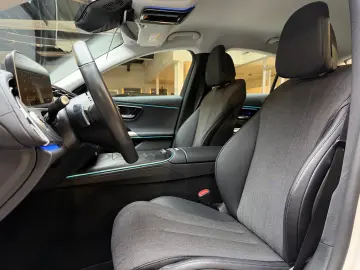 MERCEDES-BENZ E 300 e Avantgarde Advanced Plus Distronic 360