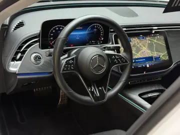 MERCEDES-BENZ E 300 e Avantgarde Advanced Plus Distronic 360