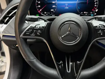 MERCEDES-BENZ E 300 e Avantgarde Advanced Plus Distronic 360