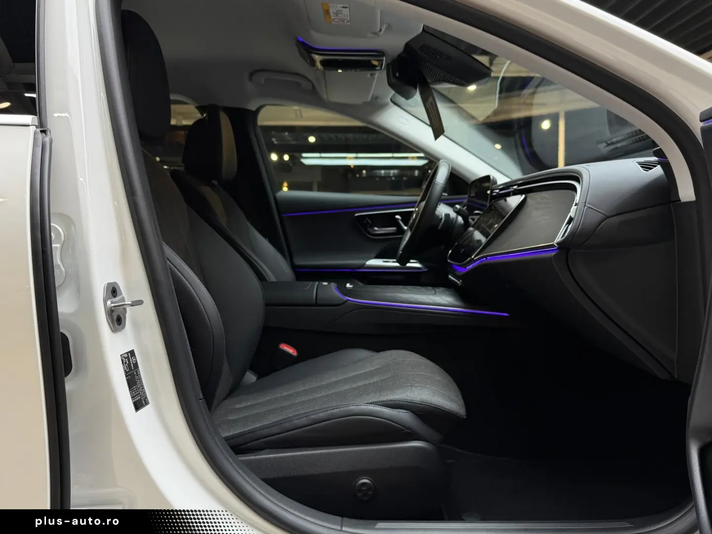 MERCEDES-BENZ E 300 e Avantgarde Advanced Plus Distronic 360