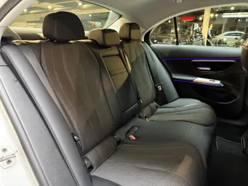 MERCEDES-BENZ E 300 e Avantgarde Advanced Plus Distronic 360