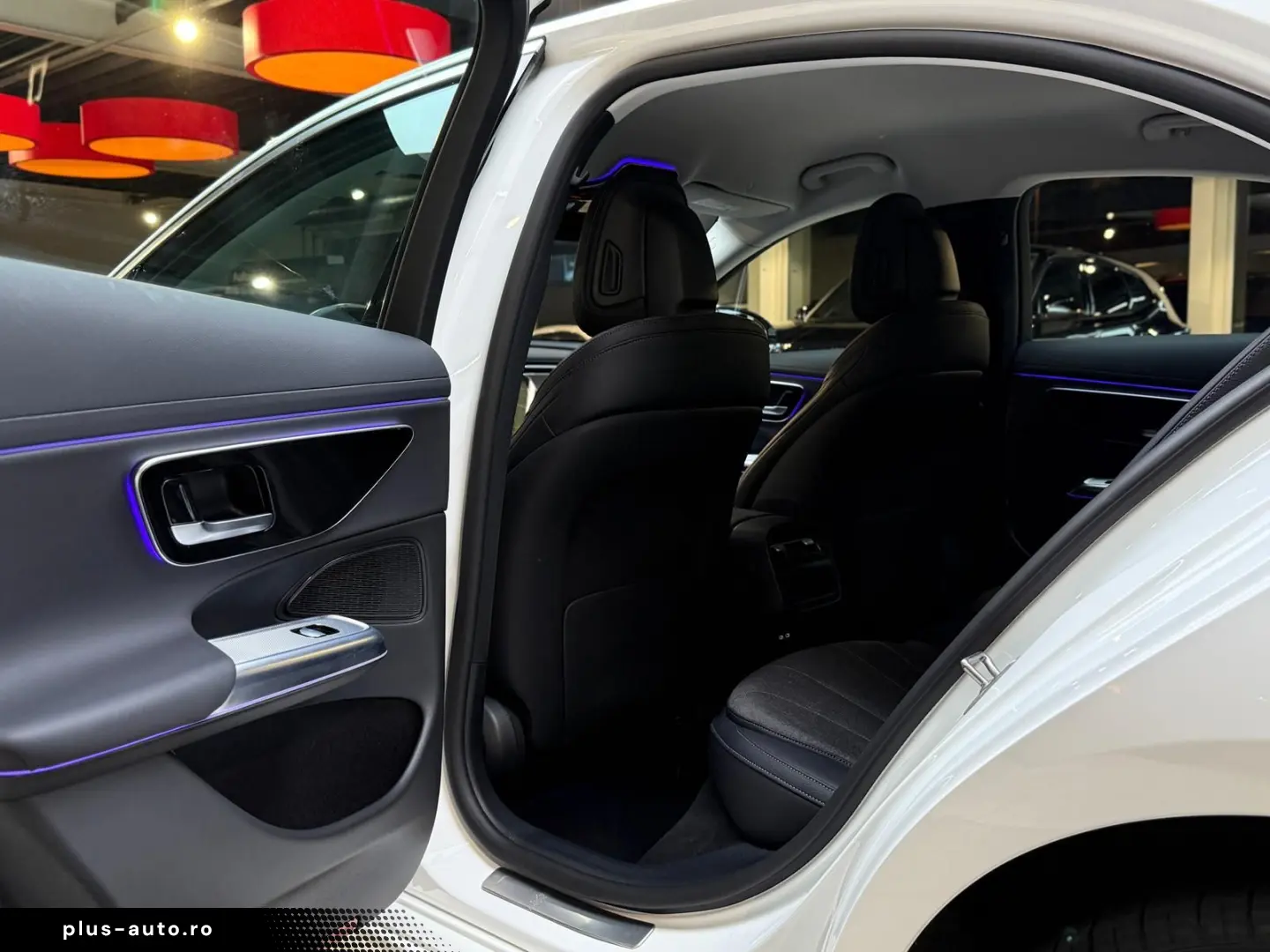 MERCEDES-BENZ E 300 e Avantgarde Advanced Plus Distronic 360