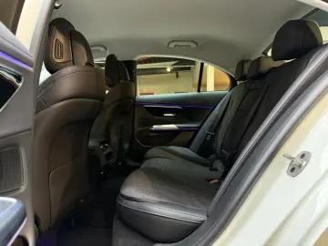 MERCEDES-BENZ E 300 e Avantgarde Advanced Plus Distronic 360