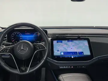 MERCEDES-BENZ E 300 e Avantgarde Rückfahrkamera Ambi&hellip;