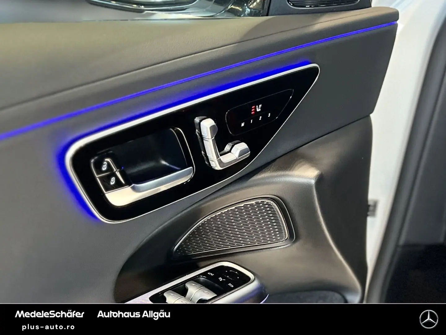 MERCEDES-BENZ E 300 de Avantgarde 19  D-Light 360  Distronic