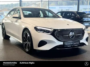 MERCEDES-BENZ E 300 de Avantgarde 19  D-Light 360  Distronic