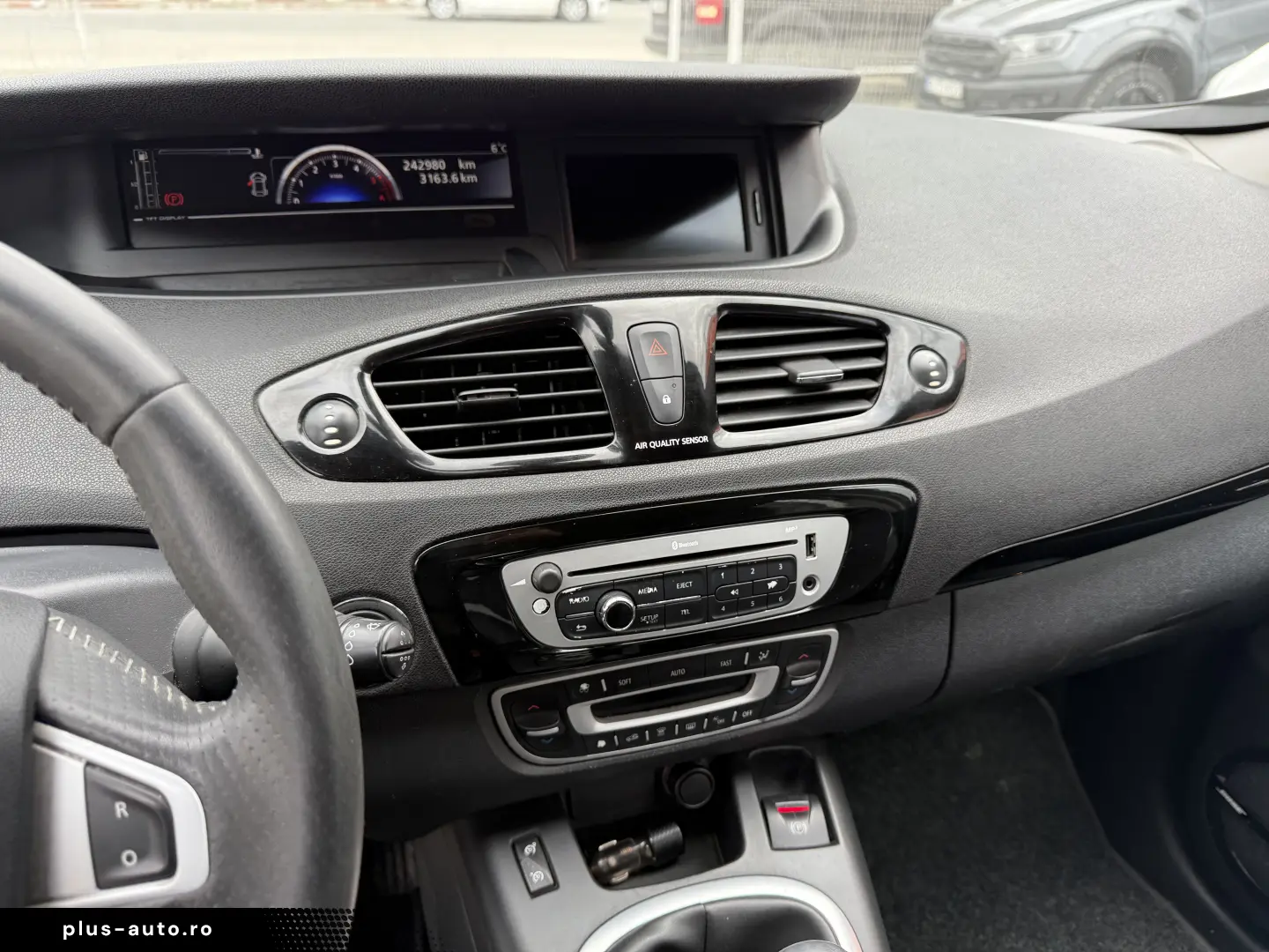 2500e avans 2000e în rate